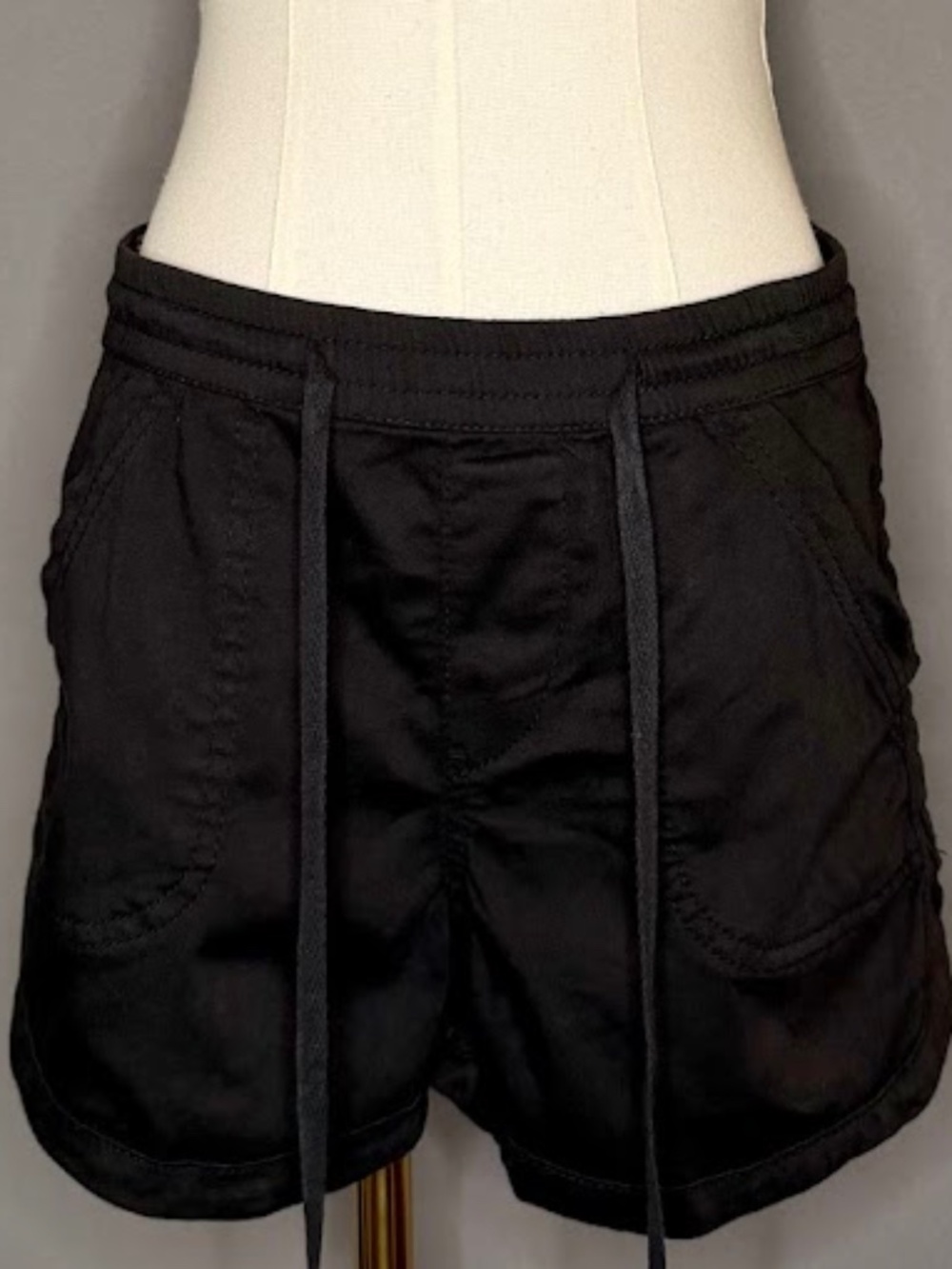 Unionbay Black Drawstring Casual Shorts Elastic Waist Pockets Size Medium